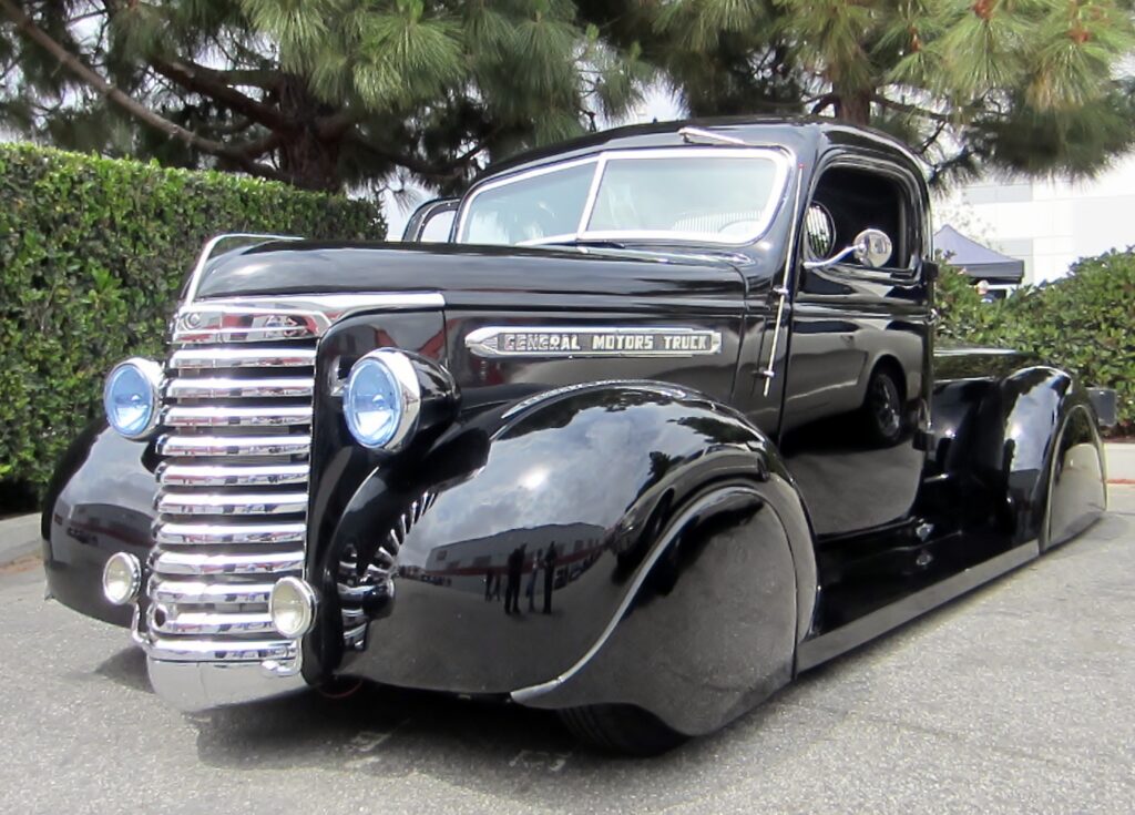 Rear-hinged doors with fender skirts have a strong effect.