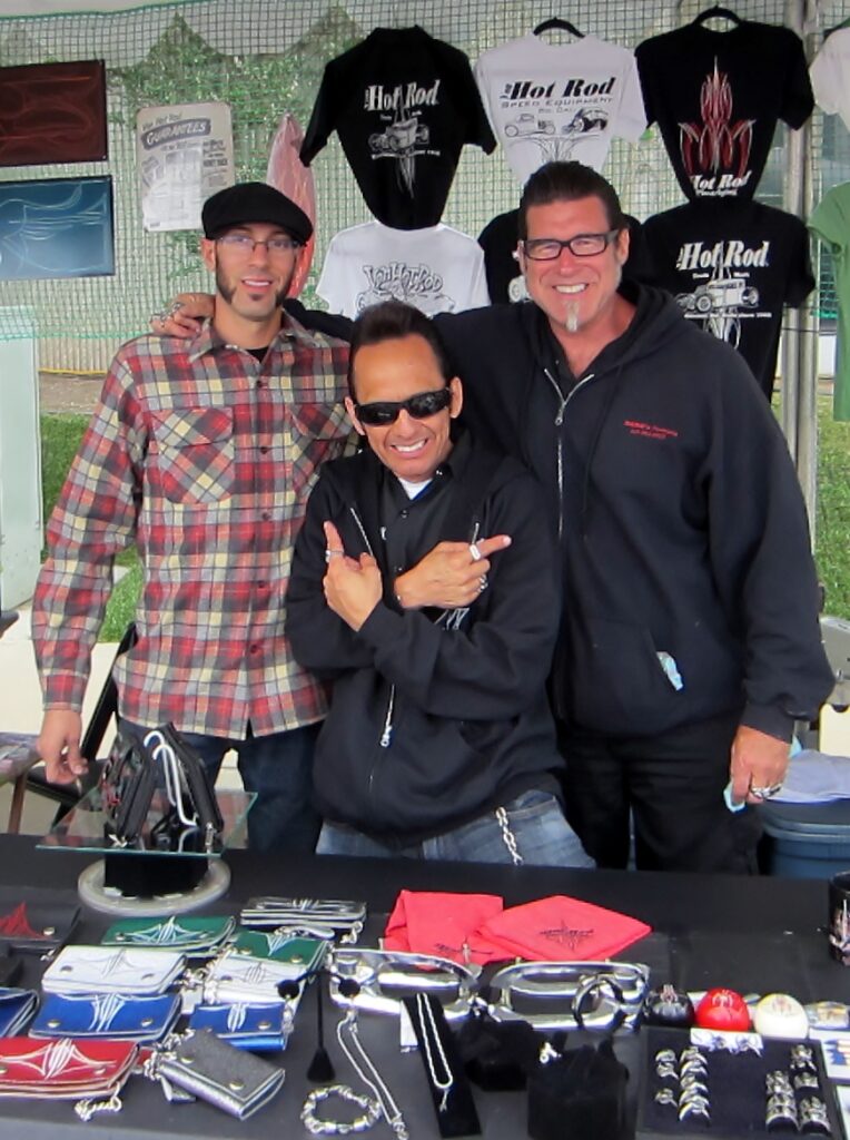 The ring master with “Kong” (right) and Chilin.