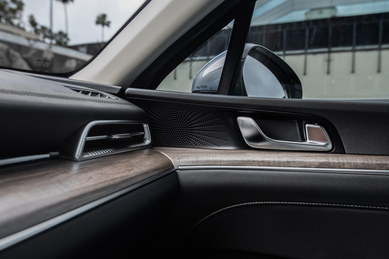 A look at the premium trim elements in the Kia K5