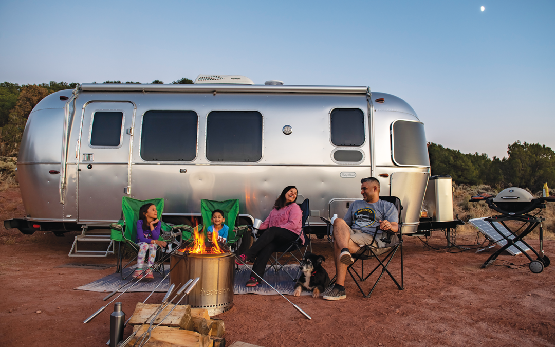 Airstream Flying Cloud a Freewheeling Home Office