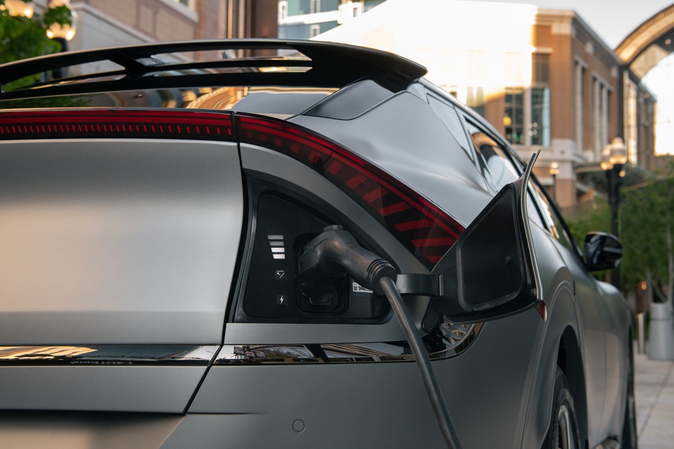 The charge port in a taillight of the 2022 EV6.