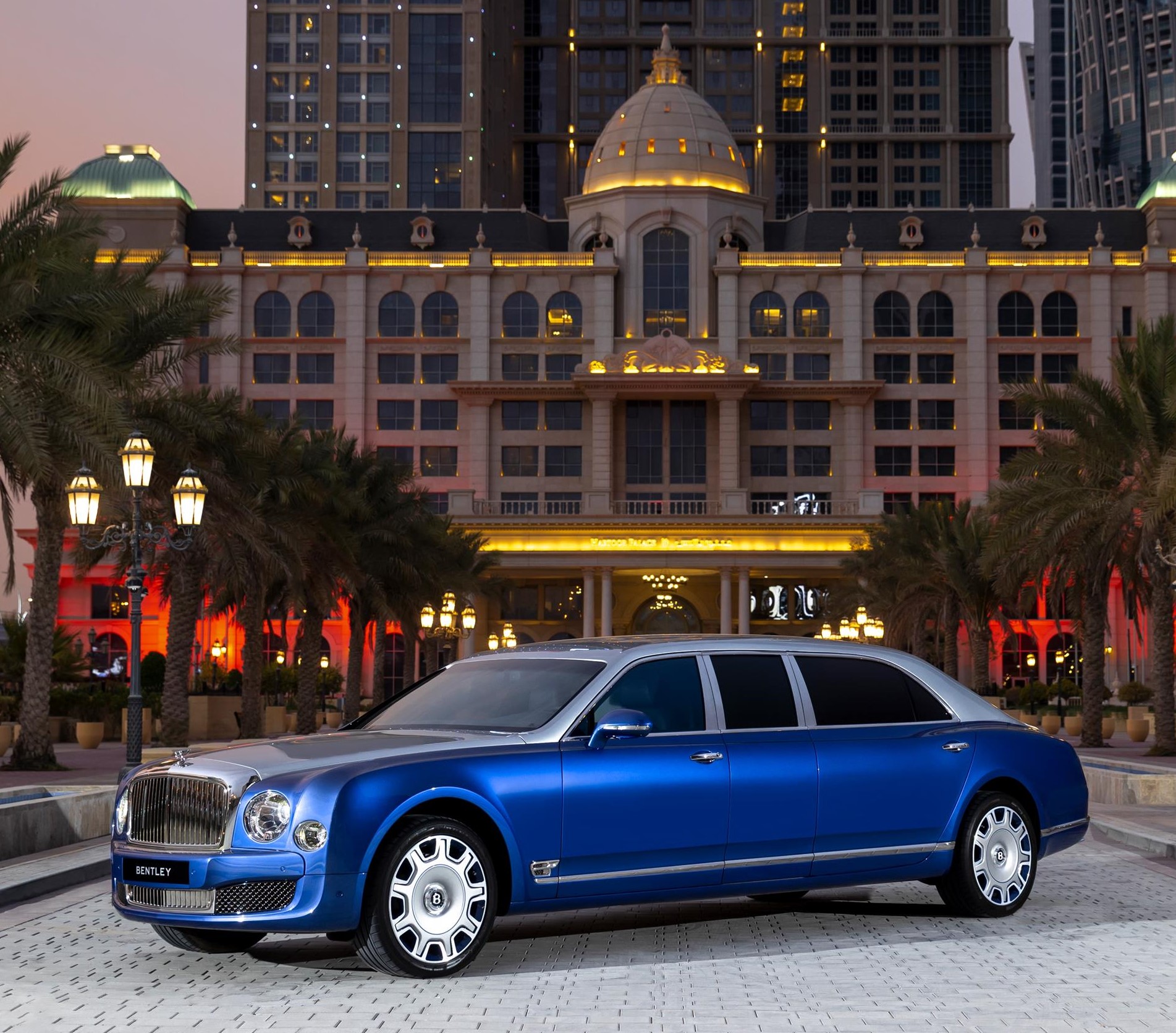 The Mulsanne Grand Limousine i