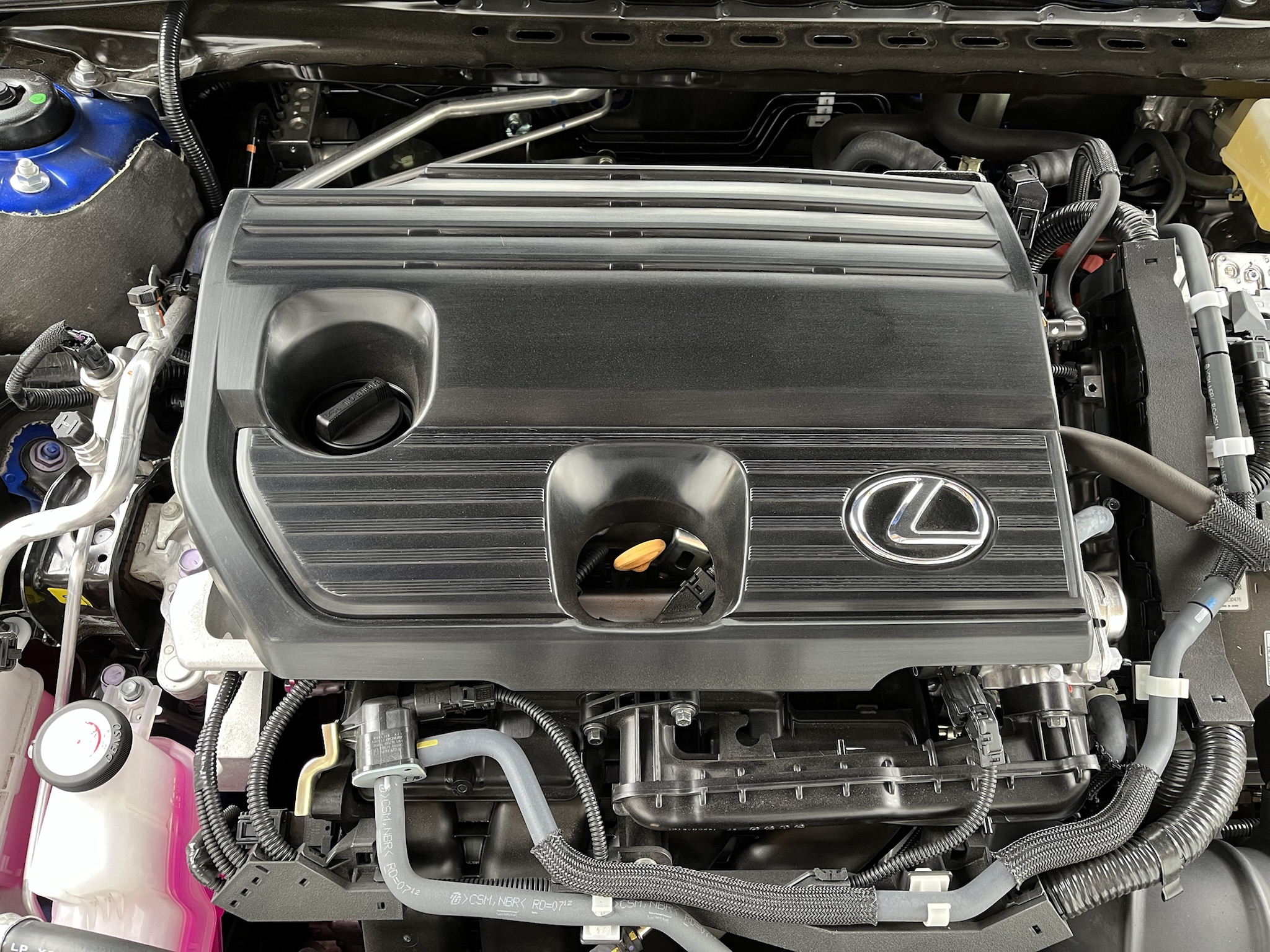 The hybrid engine of the Lexus ES 300h