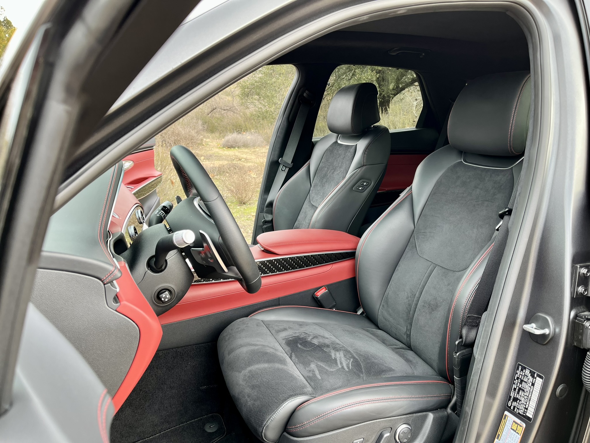 The front seats in the GV70
