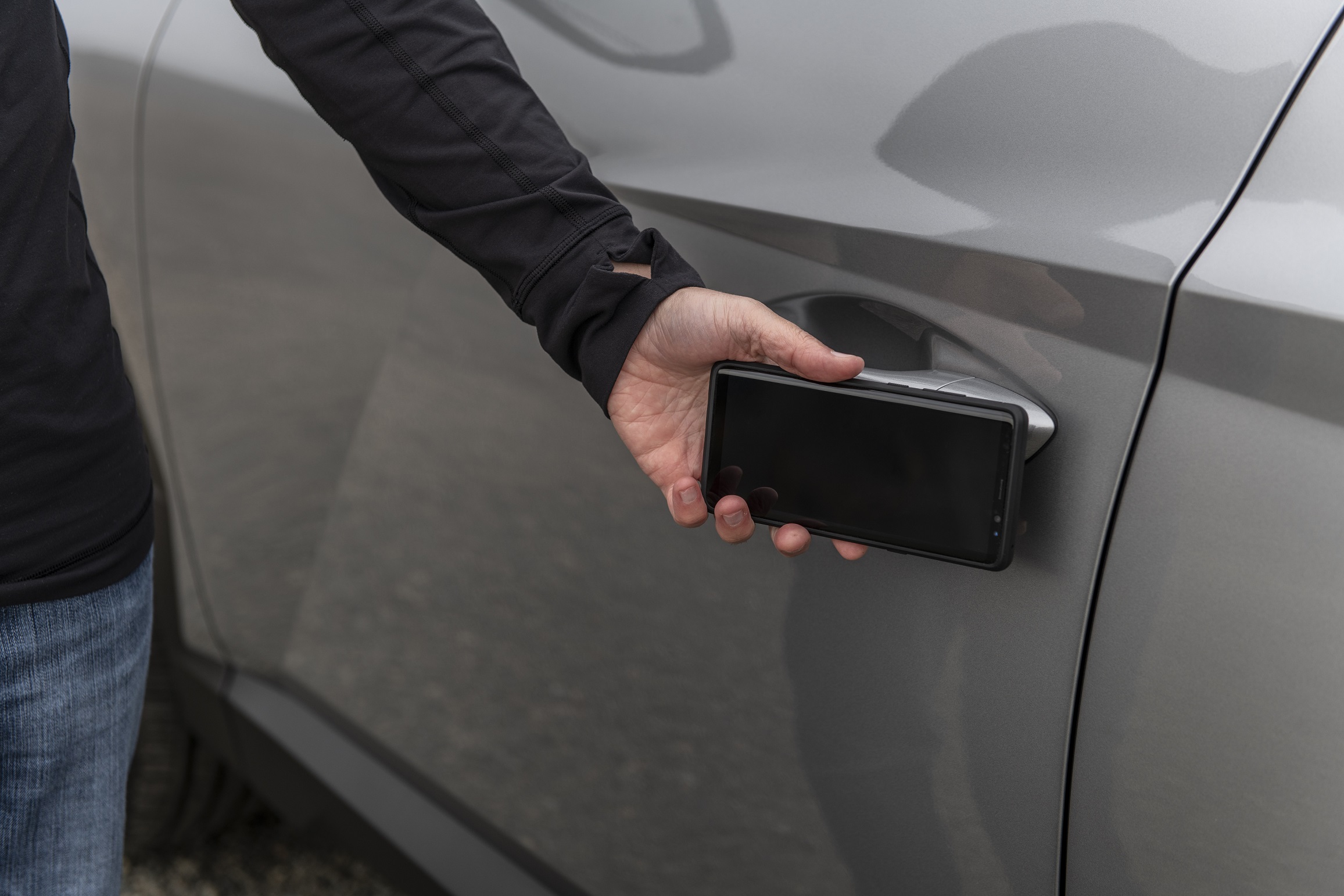 Smartphone app for accessing the vehicle