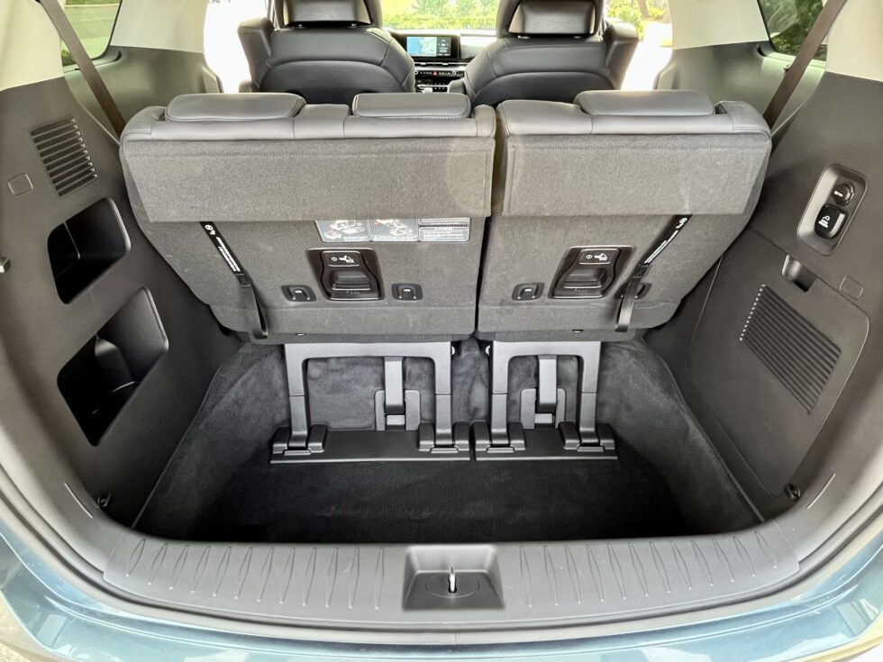 kia-carnival-mpv-review-maynards-garage
