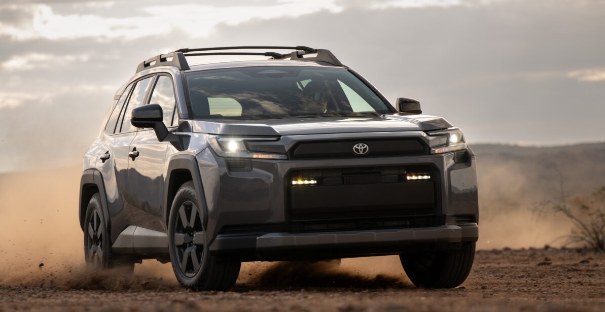 New exterior styling is punched up with a “hammerhead” front end, flanked by angular fenders and a contoured hood.