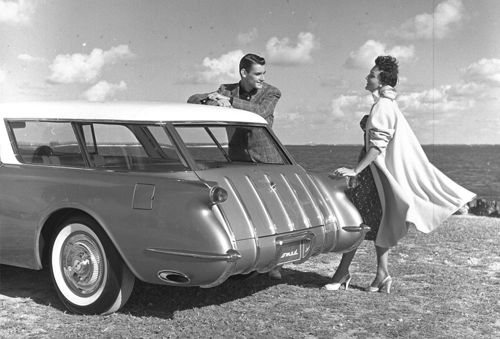 Corvette Nomad concept shows the five tailgate spears and lower side exhaust ports.