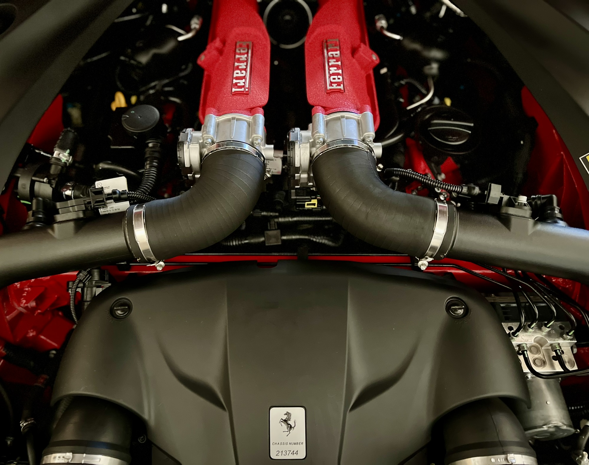 Looking at the clean engine of the Ferrari California T