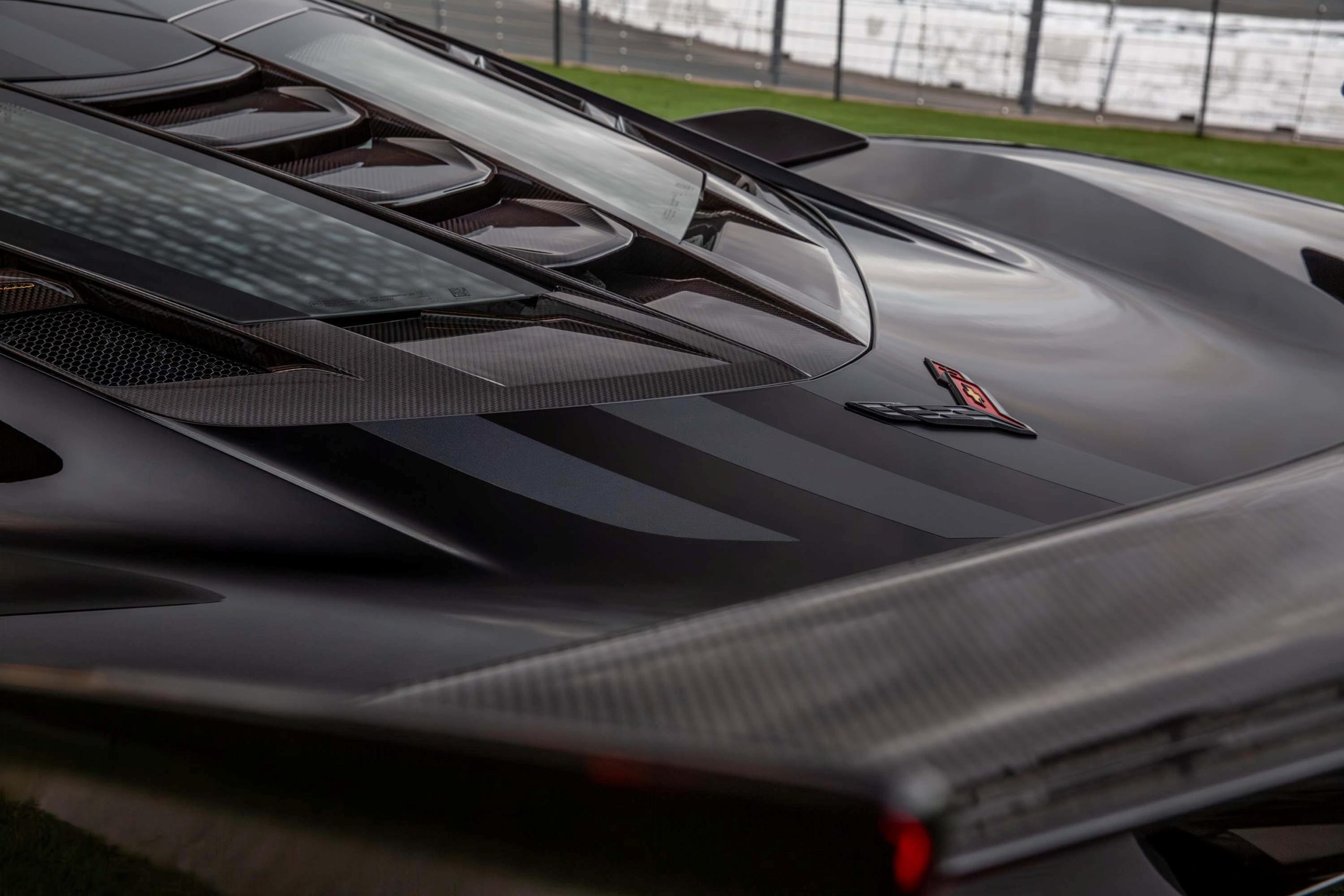 Black carbon fiber and graphics on the rear deck