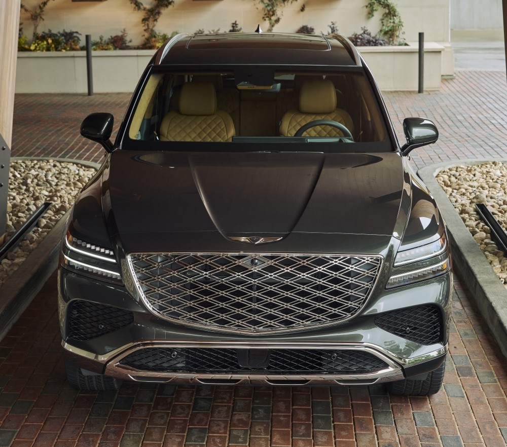 Genesis has upped its 2026 GV80 grille with a Double G-Matrix dual-mesh treatment.