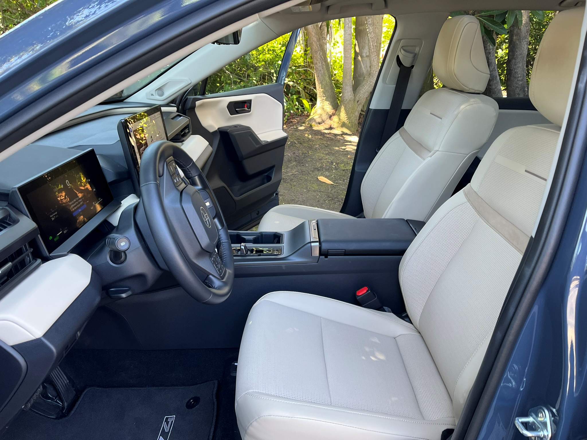 The Limited has SofTex-trimmed seats with eight-way power adjustment for the driver and passenger.